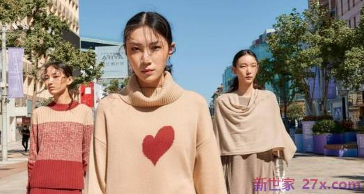 红色羊绒演绎新中式优雅| 2022北京时装周